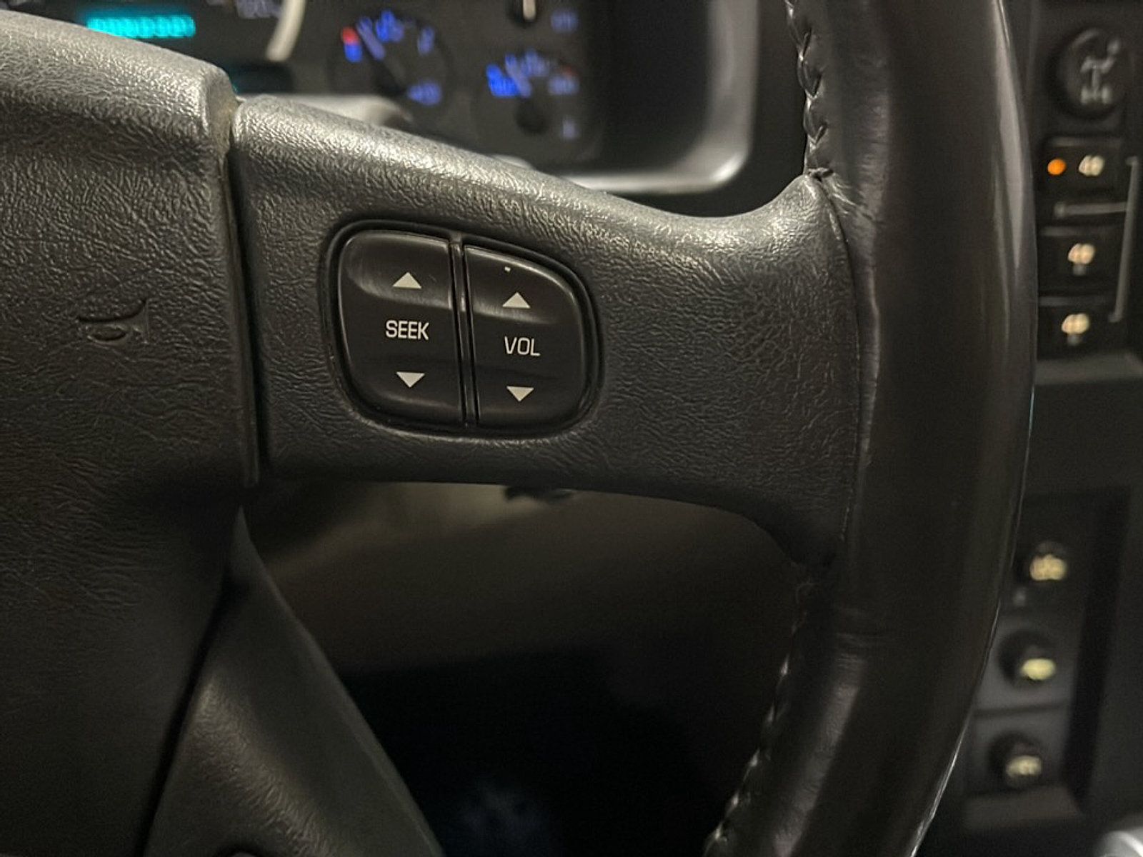 Used 2005 HUMMER H2 SUT w/ Preferred Equipment Group AWD/4WD image 7