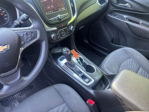 Used 2021 Chevrolet Equinox LT AWD/4WD image 14