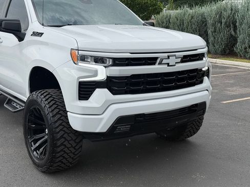 Used 2023 Chevrolet Silverado 1500 RST w/ Z71 Off-Road Package AWD/4WD image 3