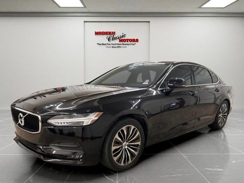 Used 2020 Volvo S90 T6 Momentum image 3