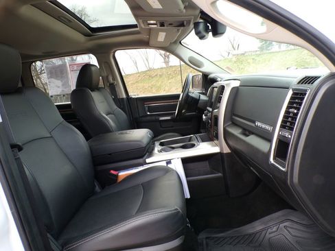 Used 2017 RAM 1500 Laramie w/ Convenience Group image 18