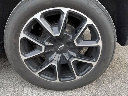 Used 2022 Chevrolet Tahoe RST w/ Luxury Package image 7