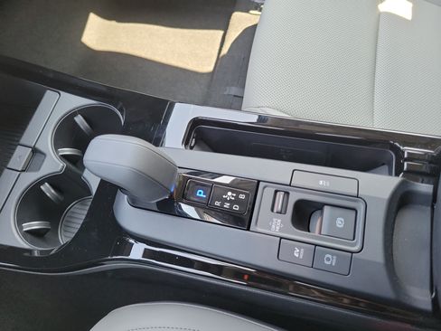 New 2027 Toyota Prius XLE FWD image 34
