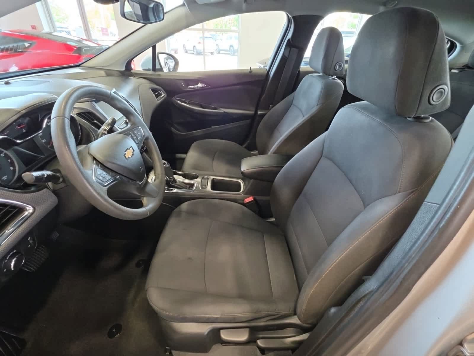 Used 2019 Chevrolet Cruze LS w/ LS Convenience Package FWD image 15