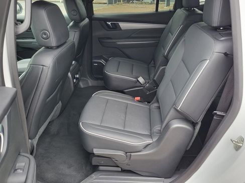 Certified 2025 Buick Enclave Preferred FWD image 13