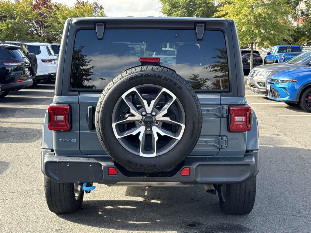 Used 2024 Jeep Wrangler Unlimited w/ Convenience Group AWD/4WD image 6