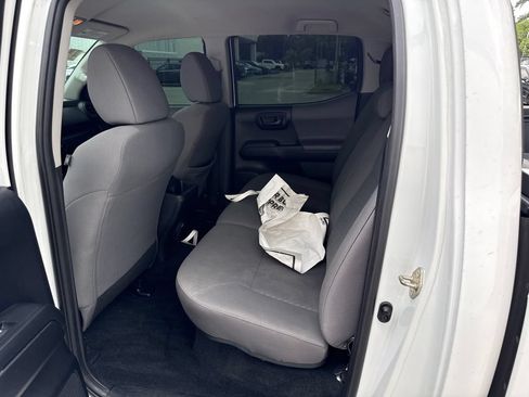 Used 2020 Toyota Tacoma SR w/ SR Convenience Package RWD image 10