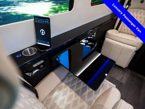 Used 2024 Mercedes-Benz Sprinter 2500 image 38