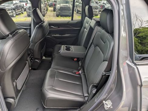 New 2026 Jeep Grand Cherokee Limited AWD/4WD image 13