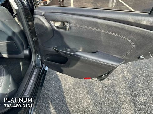 Used 2013 Toyota Avalon Limited image 19