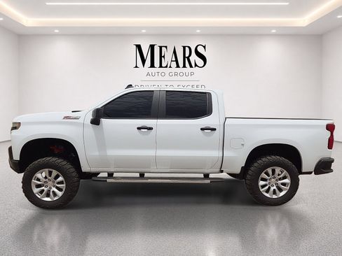 Used 2021 Chevrolet Silverado 1500 LT Trail Boss AWD/4WD image 2