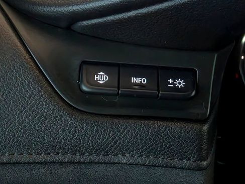 Used 2019 Cadillac Escalade Luxury AWD/4WD image 26