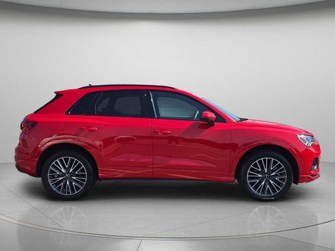 Used 2023 Audi Q3 2.0T Premium w/ Convenience Package AWD/4WD image 9