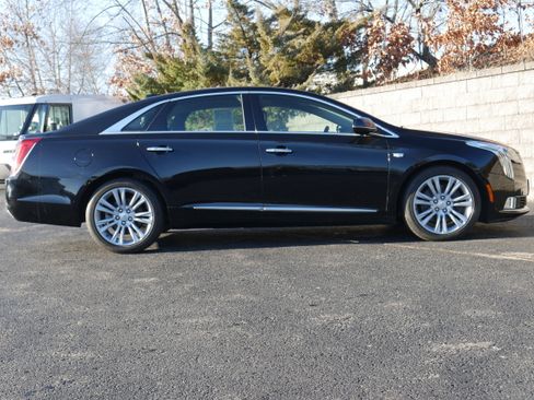 Used 2019 Cadillac XTS Luxury image 8