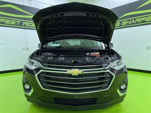 Used 2021 Chevrolet Traverse LT AWD/4WD image 4