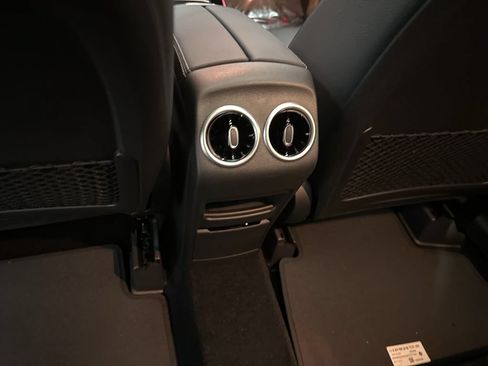 Used 2026 Mercedes-Benz GLB 250 image 23