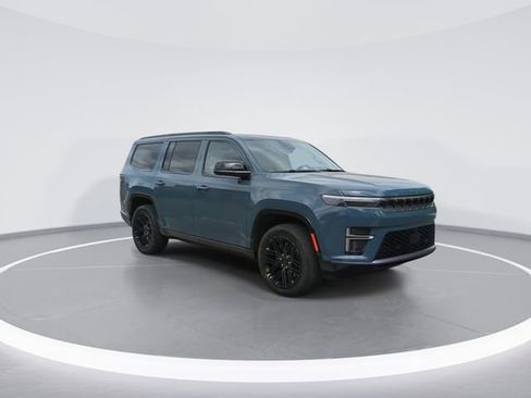 New 2026 Jeep Grand Wagoneer Limited AWD/4WD image 2
