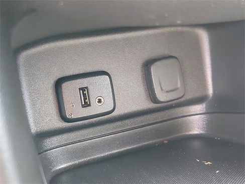 Used 2018 Chevrolet Equinox LT image 30