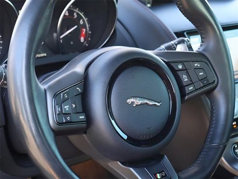 Used 2017 Jaguar F-TYPE R image 18