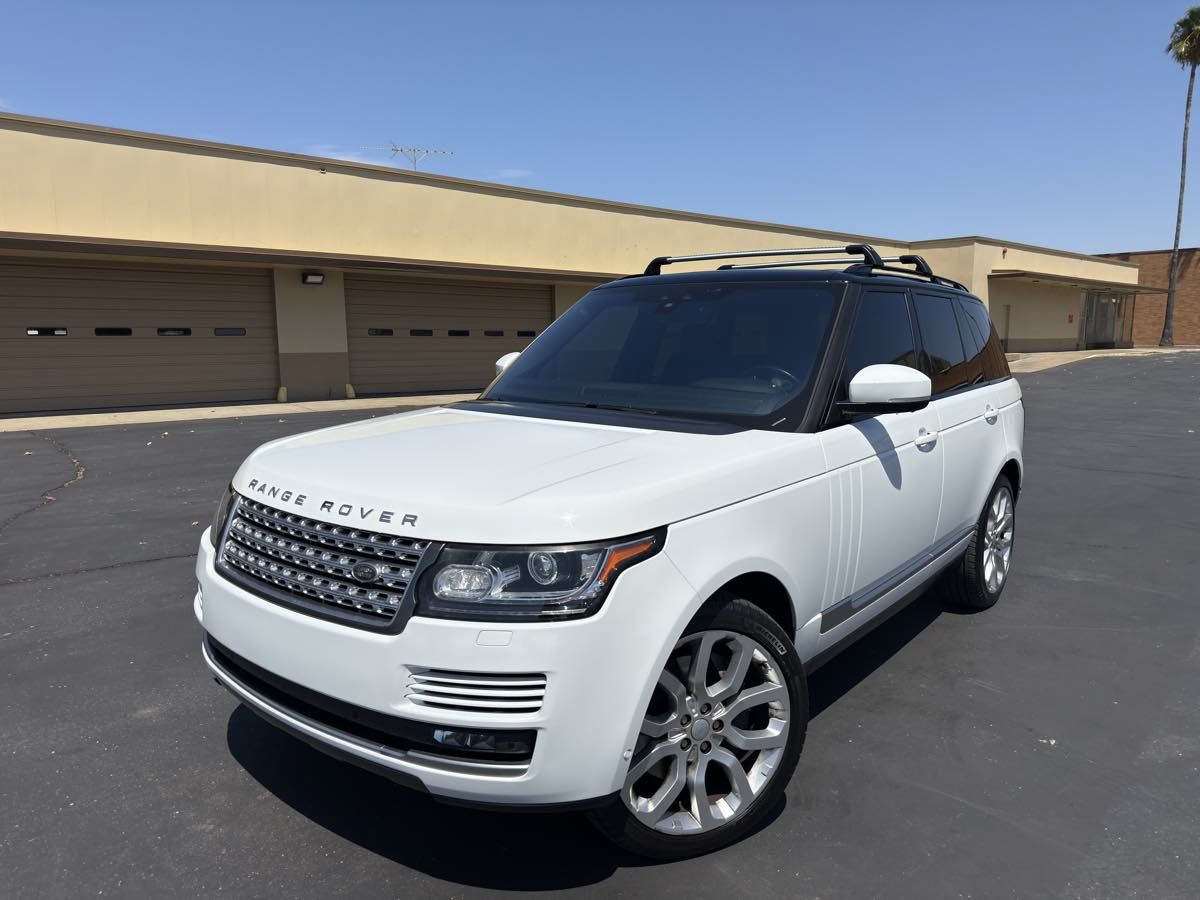 Used 2017 Land Rover Range Rover Supercharged AWD/4WD image 3