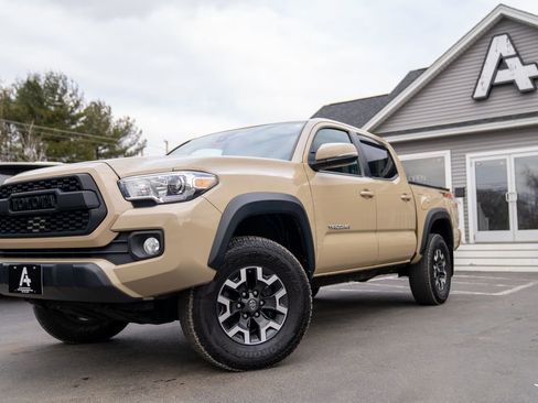 Used 2020 Toyota Tacoma TRD Off-Road w/ Technology Package image 1