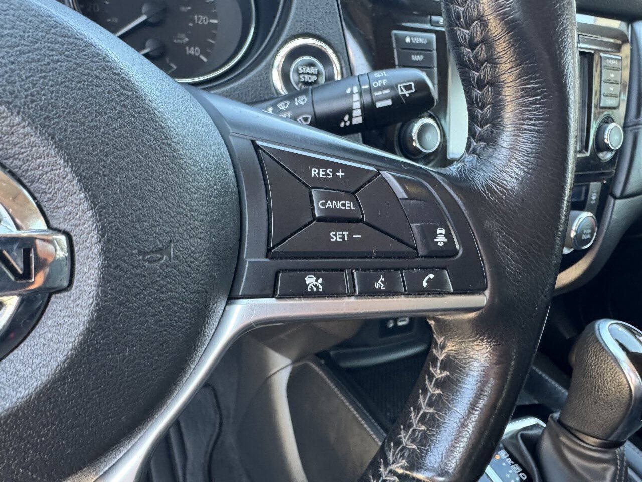 Used 2018 Nissan Rogue SL FWD image 15