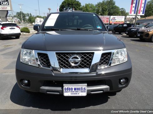 Used 2012 Nissan Frontier SV w/ SV Premium Utility Pkg AWD/4WD image 2
