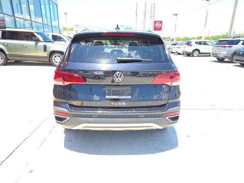 Used 2024 Volkswagen Taos SE FWD image 5