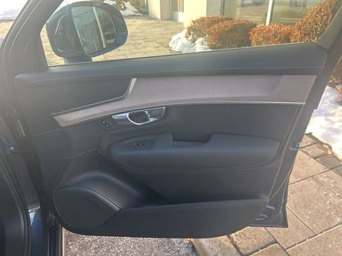 Used 2025 Volvo XC90 B6 Plus image 14