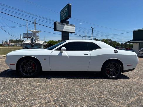 Used 2022 Dodge Challenger R/T Scat Pack w/ Shaker Package image 2