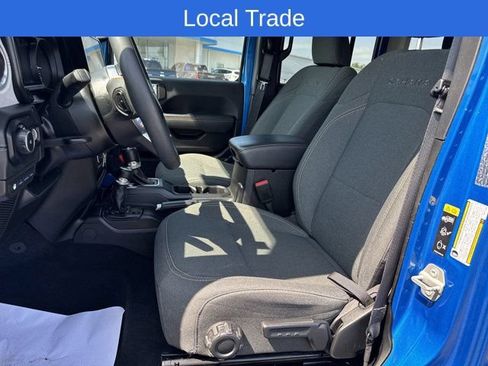 Used 2024 Jeep Wrangler Unlimited Sahara AWD/4WD image 12
