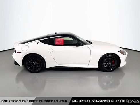 Certified 2025 Nissan Z Performance w/ Floor Mat Package image 4
