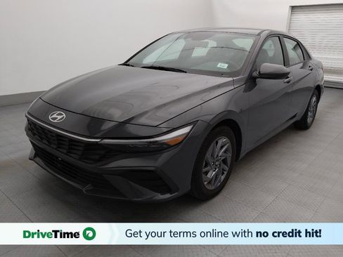 Used 2024 Hyundai Elantra SEL image 1