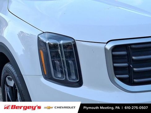 Used 2024 Kia Telluride S w/ S Sunroof Package FWD image 11