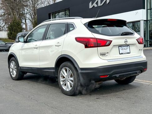Used 2017 Nissan Rogue Sport SV w/ SV All-Weather Package image 6