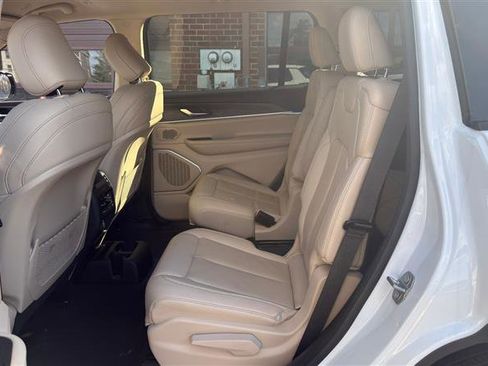 Used 2021 Jeep Grand Cherokee L Limited AWD/4WD image 20