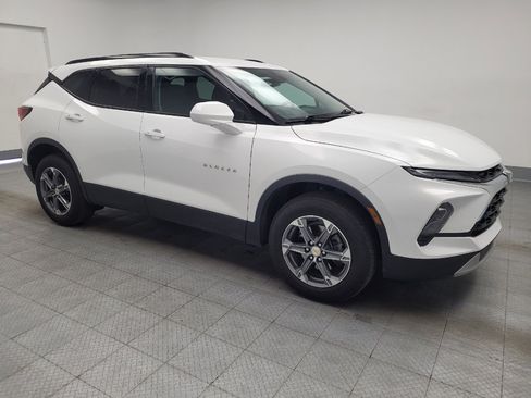 Used 2024 Chevrolet Blazer LT w/ Convenience Package FWD image 11