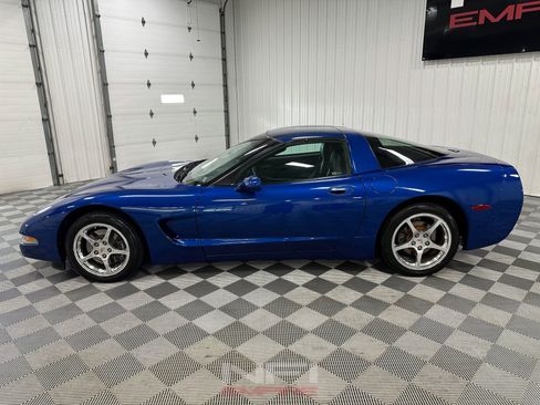 Used 2002 Chevrolet Corvette Convertible w/ Preferred Equipment Group2 RWD image 2