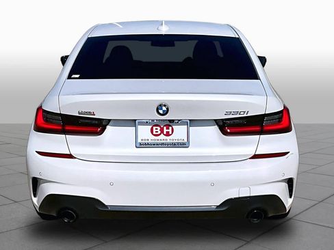 Used 2021 BMW 330i Sedan w/ M Sport Package RWD image 5