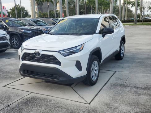 Used 2024 Toyota RAV4 LE image 7