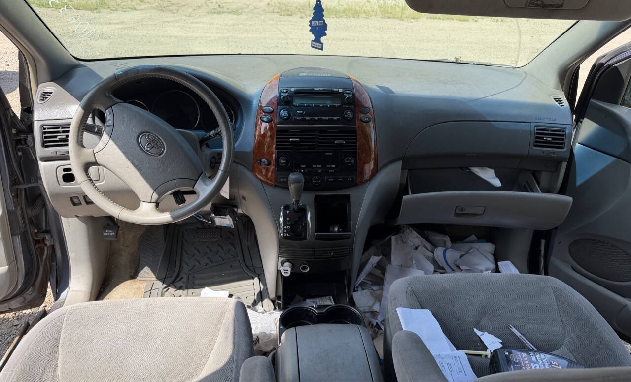 Used 2006 Toyota Sienna XLE FWD image 32