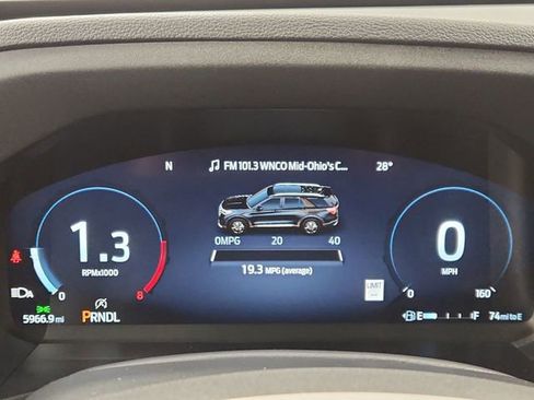 Used 2025 Ford Explorer Active w/ Active Comfort Package image 11