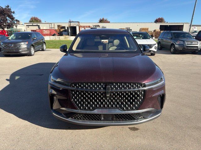 Used 2024 Lincoln Nautilus Premier AWD/4WD image 3