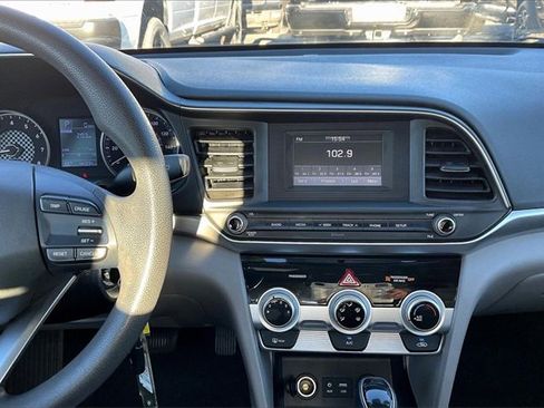Used 2019 Hyundai Elantra SE image 6