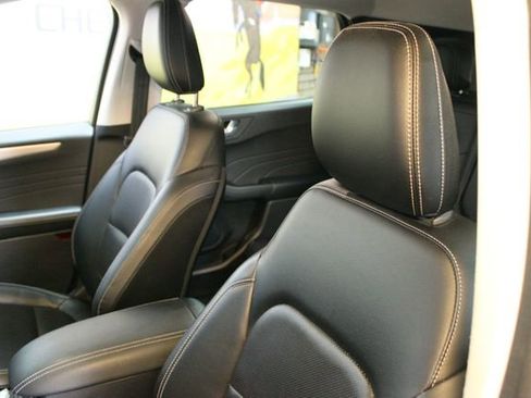Used 2022 Ford Escape SEL w/ Technology Package AWD/4WD image 19