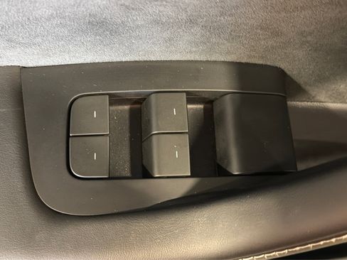 Used 2024 Tesla Model Y Performance AWD/4WD image 16