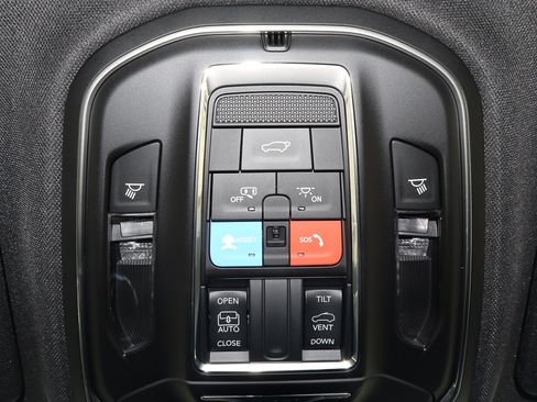 New 2025 Jeep Grand Cherokee L Altitude image 27