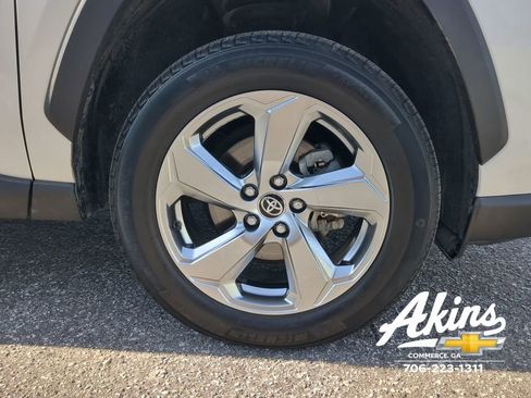 Used 2020 Toyota RAV4 Limited image 9