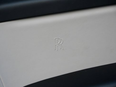 Used 2021 Rolls-Royce Cullinan image 18