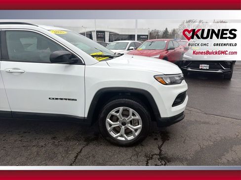 Used 2025 Jeep Compass Latitude image 15